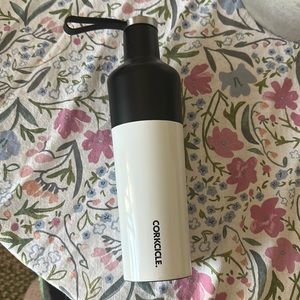 25oz Corkcicle Canteen used maybe 3x like new